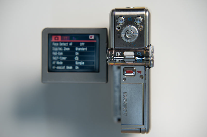 Canon Powershot TX1 Flip Screen Digital Camera (Ultra Rare) - Silver