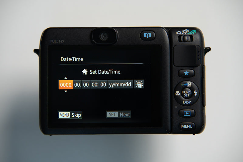 Canon Powershot N100 Flip Screen Digital Camera (Ultra Rare) - Matte Black