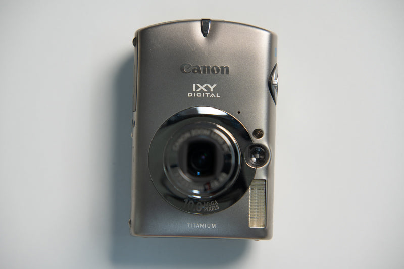 Canon IXY Digital 1000 Digital Camera - Titanium