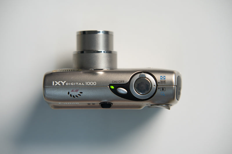 Canon IXY Digital 1000 Digital Camera - Titanium