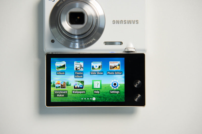 Samsung MV800 Flip Screen Digital Camera - White