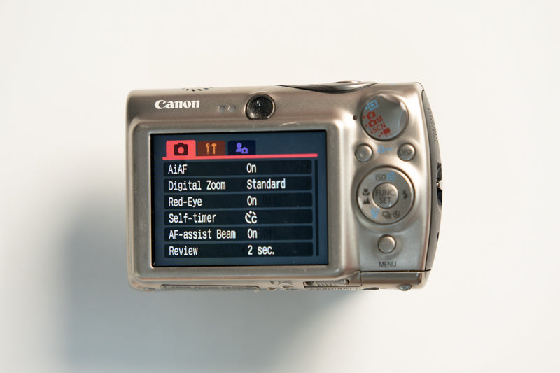Canon IXUS 900 Ti Digital Camera - Silver Titanium