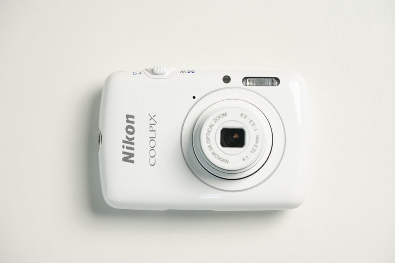 Nikon Coolpix S01 Digital Camera - Gloss white