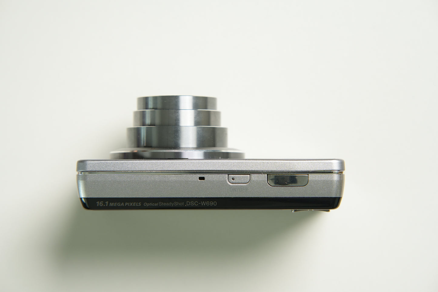 Sony Cybershot DSC-W690 Digital Camera - Silver
