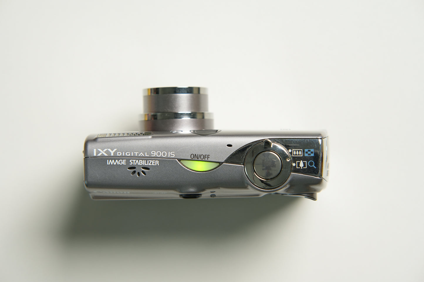 Canon IXY 900 IS Digital Camera - Silver