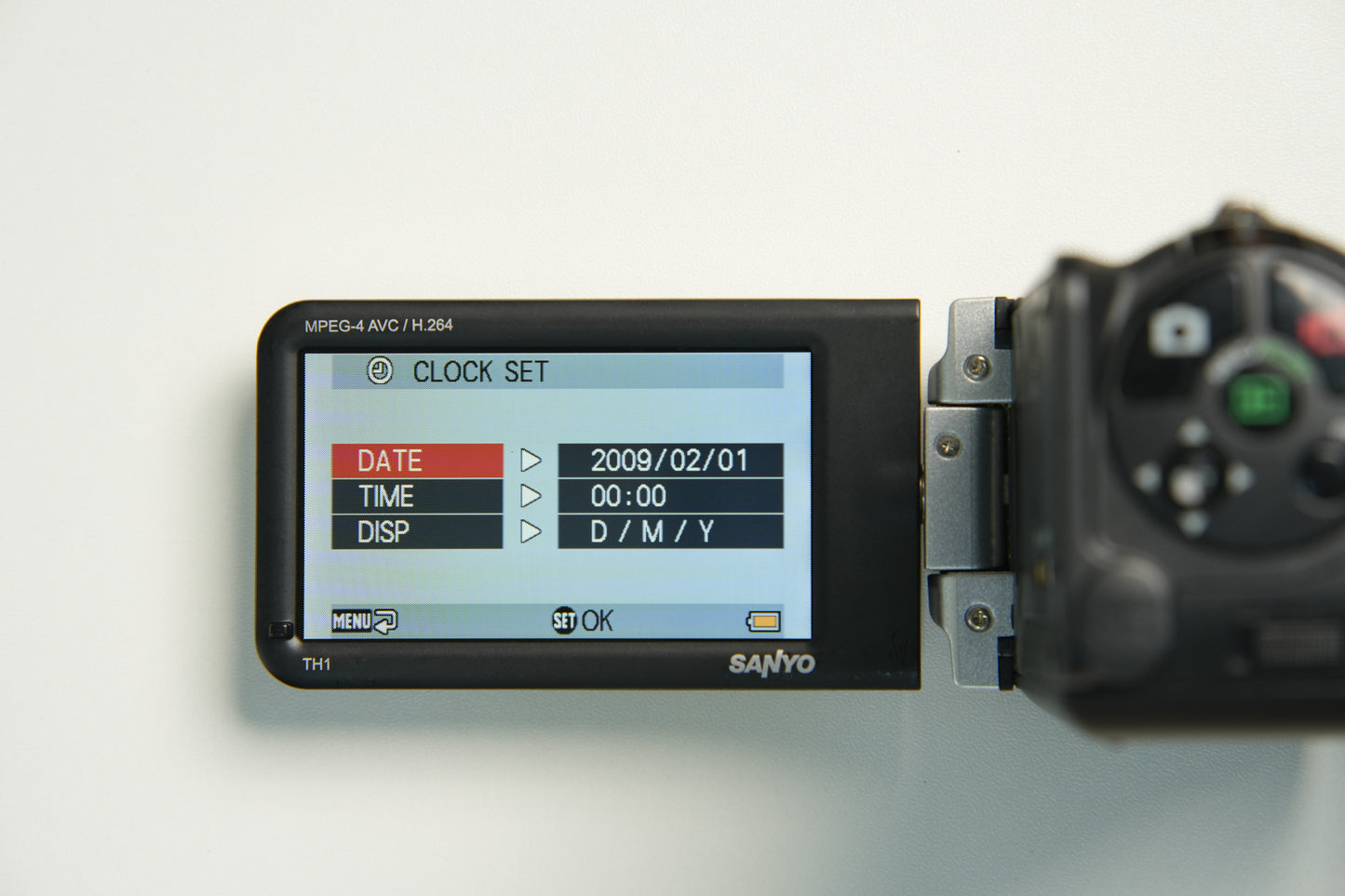 Sanyo VPC-TH1EX Camcorder Digital Camera - Silver