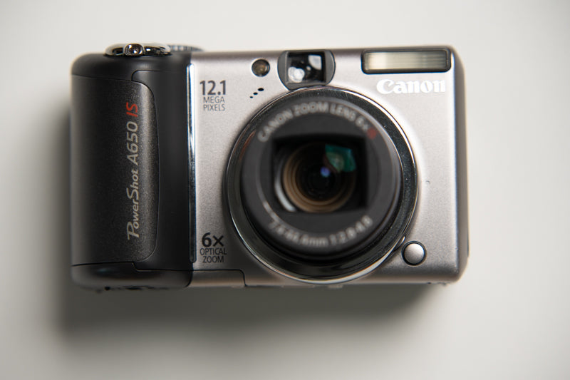 Canon Powershot A650 IS Flip screen Digital Camera - Space gray