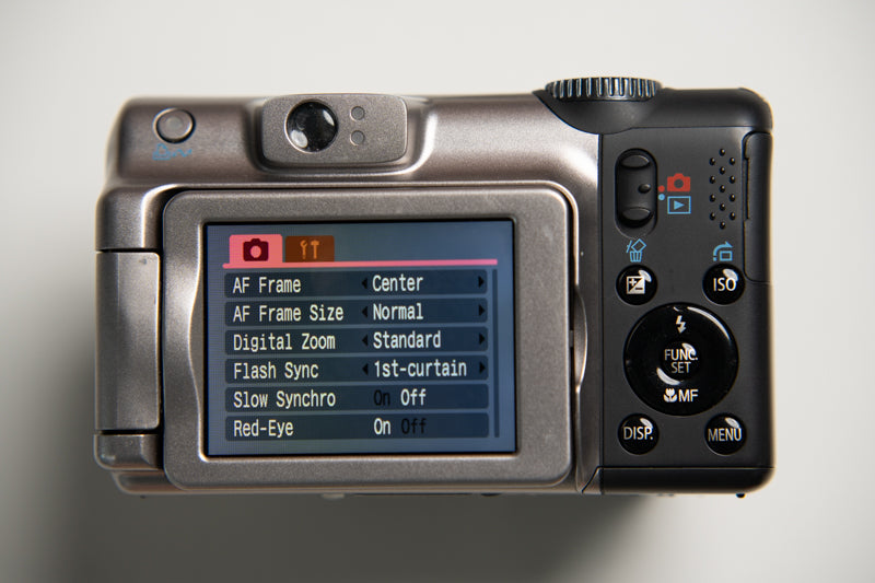 Canon Powershot A650 IS Flip screen Digital Camera - Space gray