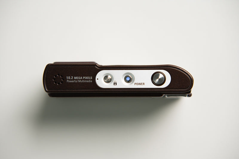 Samsung VLUU i100 Digital Camera - Metallic Brown and Gray