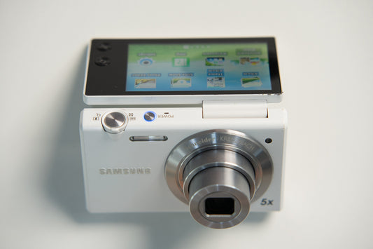 Samsung MV800 Flip Screen Digital Camera - White