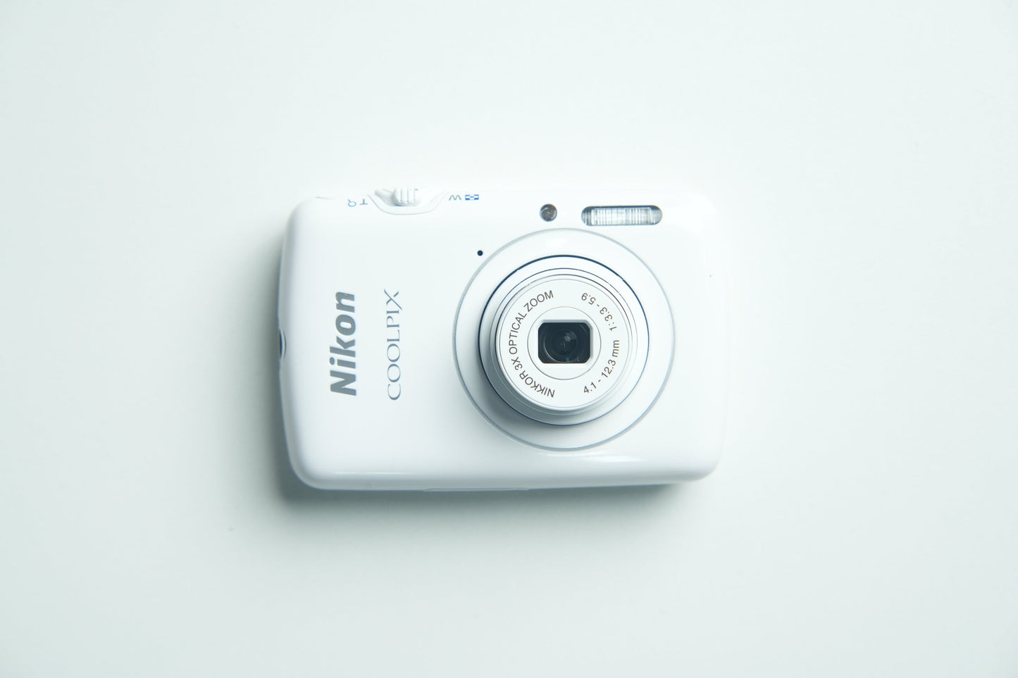 Nikon Coolpix S01 Digital Camera - Gloss White