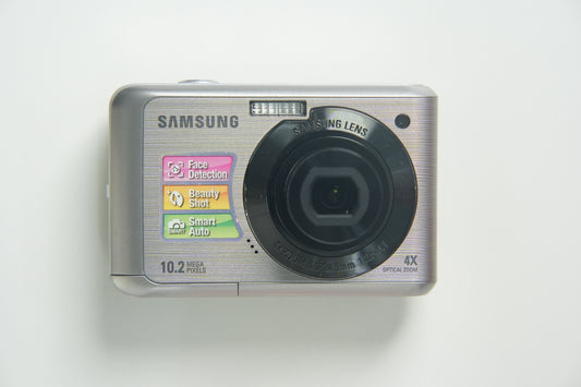 Samsung ES20 Digital Camera - Metallic Silver