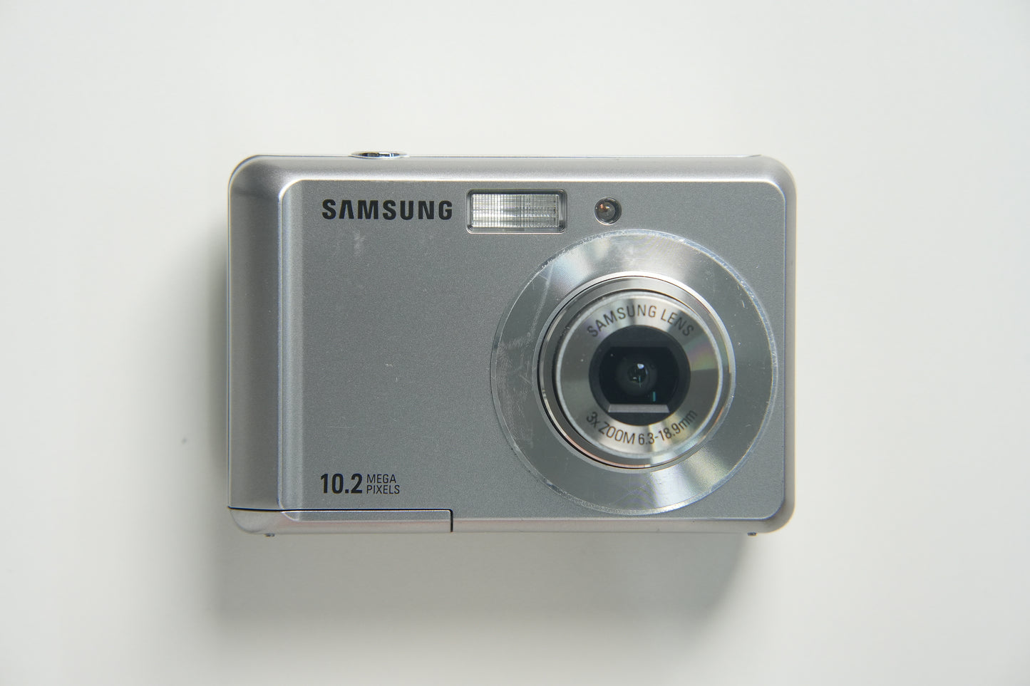 Samsung ES15 Digital Camera - Metallic Silver