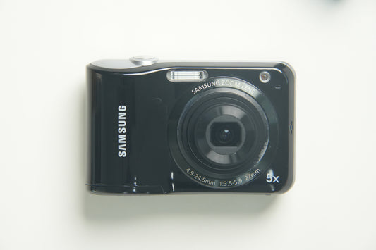 Samsung ES28 Digital Camera - Gloss Black