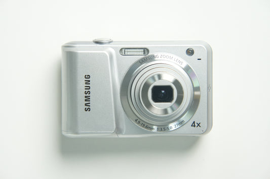 Samsung ES25 Digital Camera - Metallic Silver